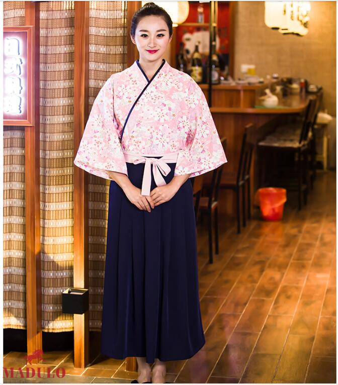 Đồng phục lễ tân kiểu dáng kimono cách điệu cho nhà hàng Nhật